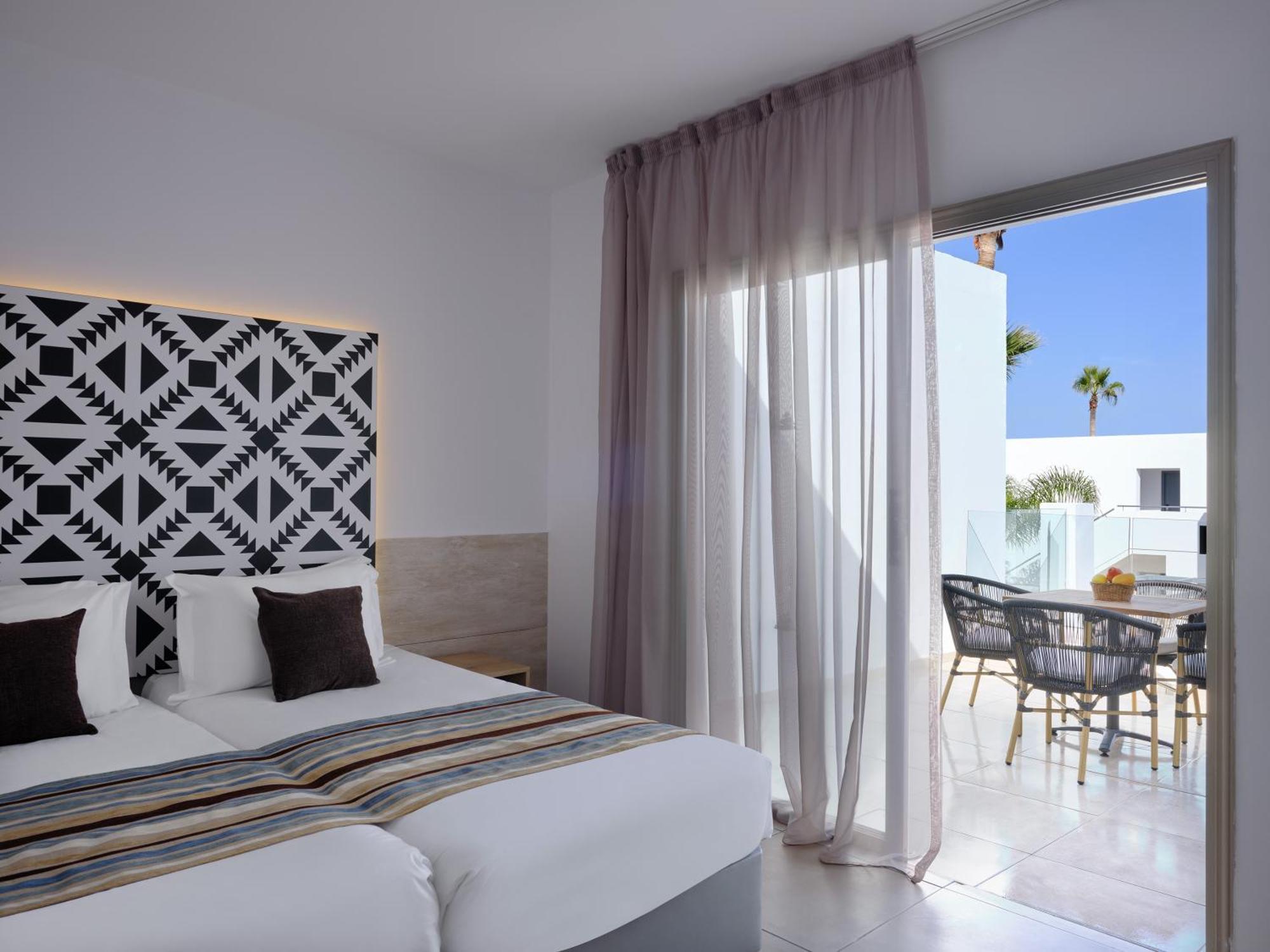 Atlantica Panthea Resort Ayía Nápa Extérieur photo